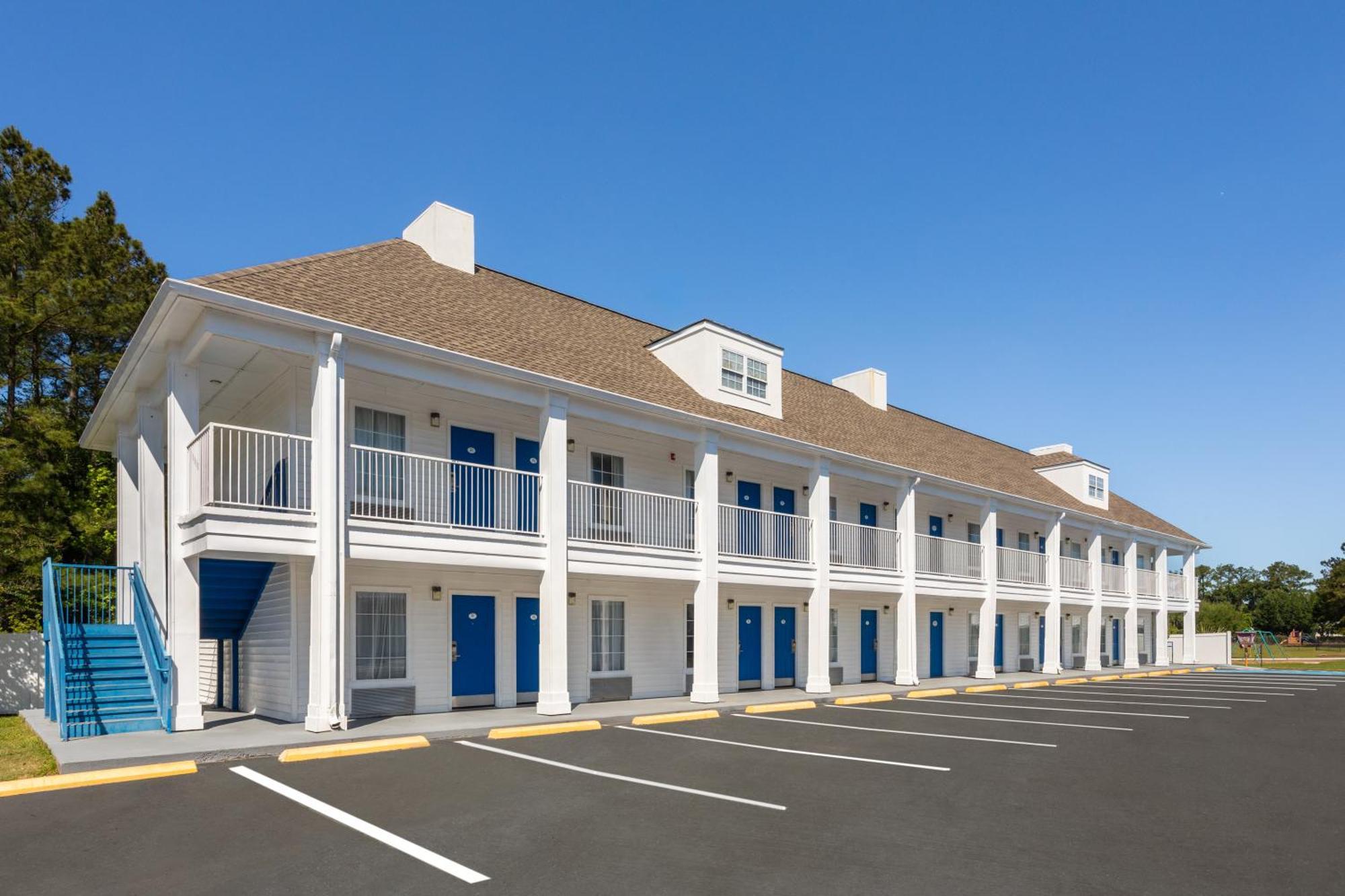 Отель Baymont By Wyndham Brunswick Ga Экстерьер фото