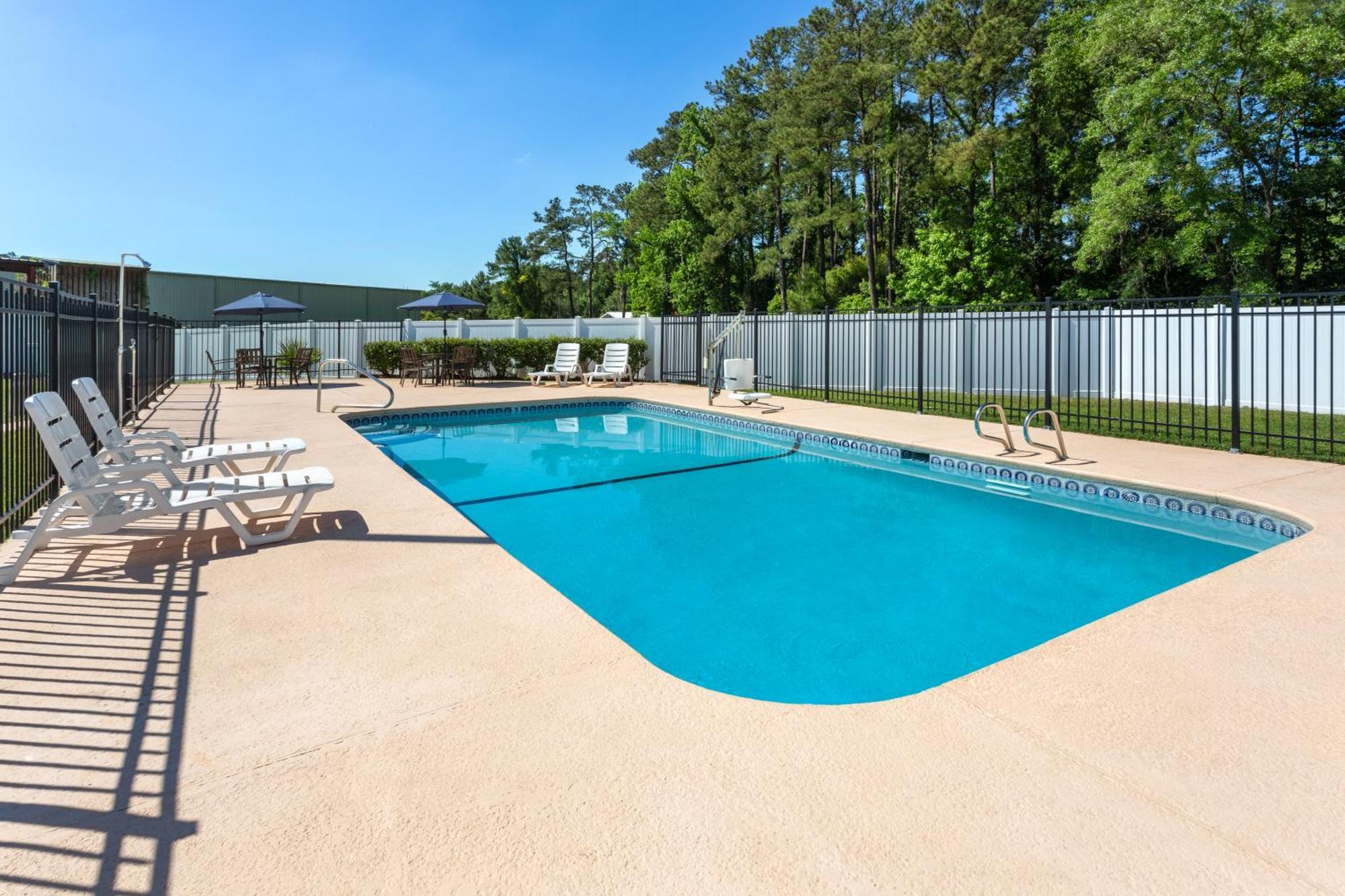 Отель Baymont By Wyndham Brunswick Ga Экстерьер фото